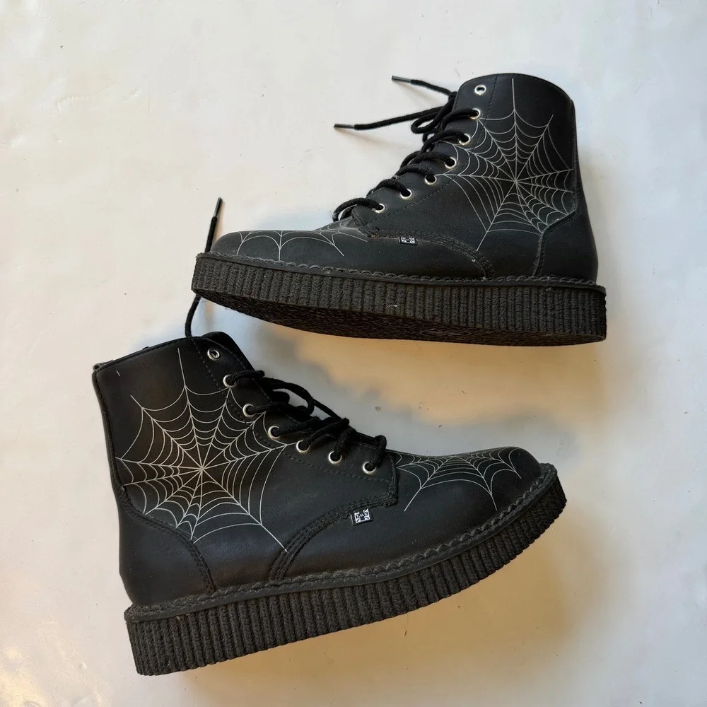 T.U.K. Black Spider Web Creeper Boots Alt Goth Witchy Grunge Fall Winter size 8